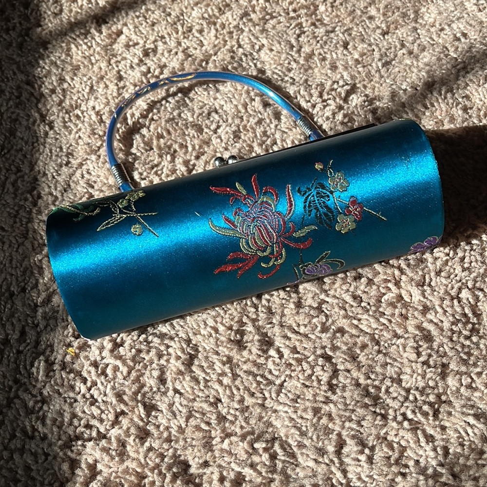 Floral Silk Purse - Picture 4 of 5